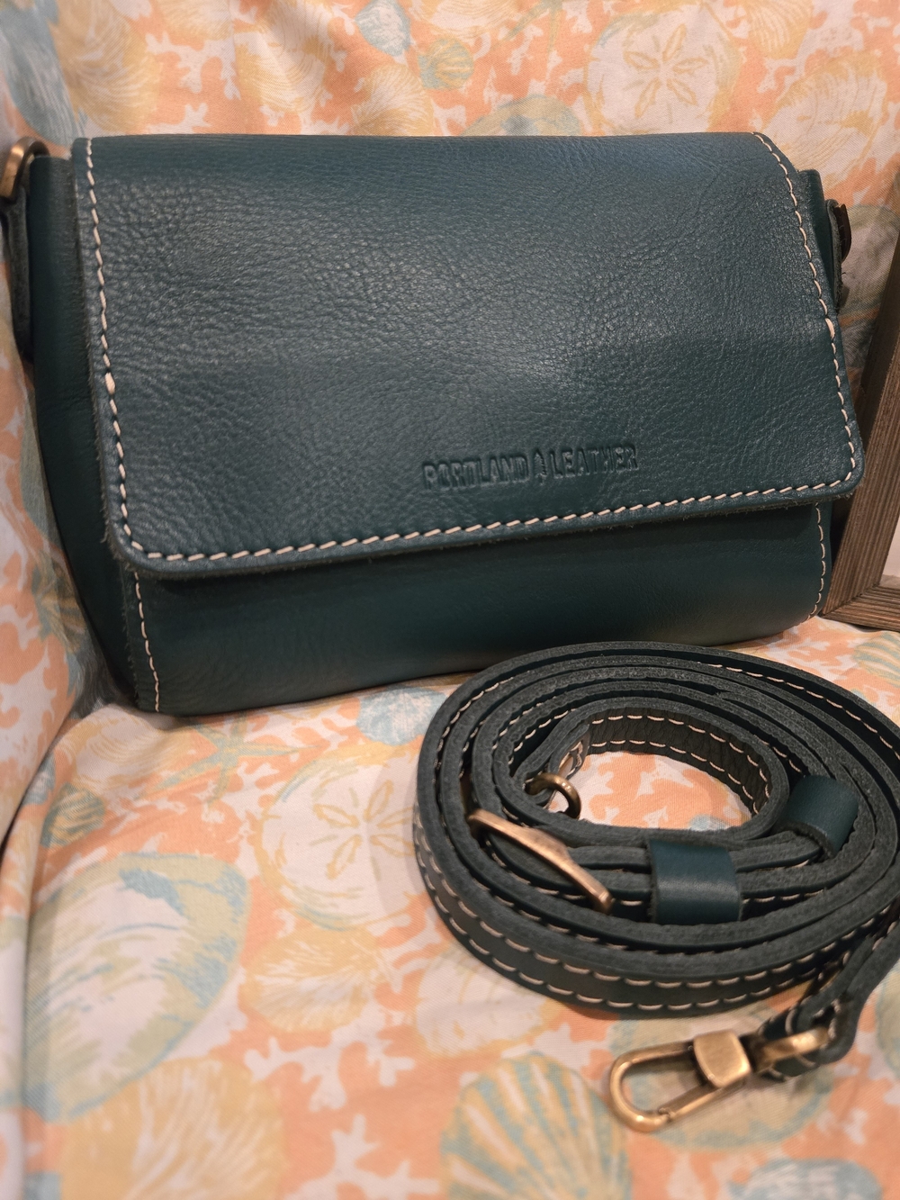 Portland Leather Dark Teal Crossbody Bag. EUC💙💚